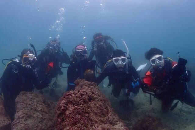 葉山の海で「Dive Against Debris」を受講したメンバー